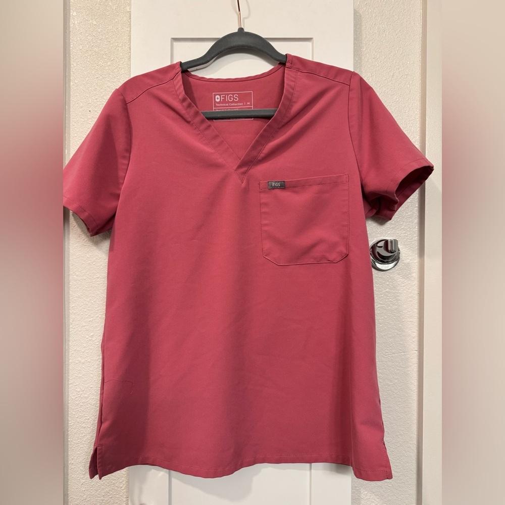 FIGS Catarina One‑Pocket Scrub Top — Pink Quartz (Breast Cancer Edition)